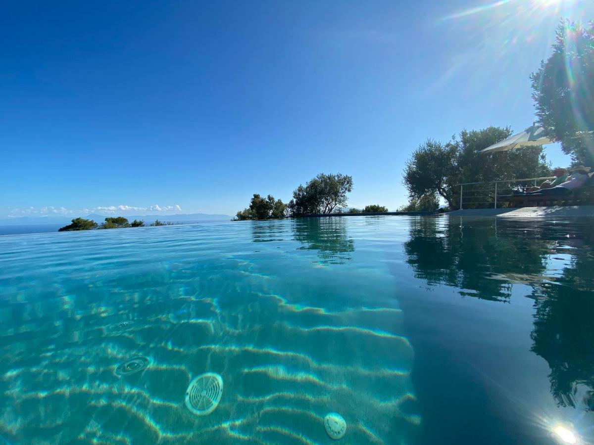 The Infinity 180 Luxury Suites Milia المظهر الخارجي الصورة