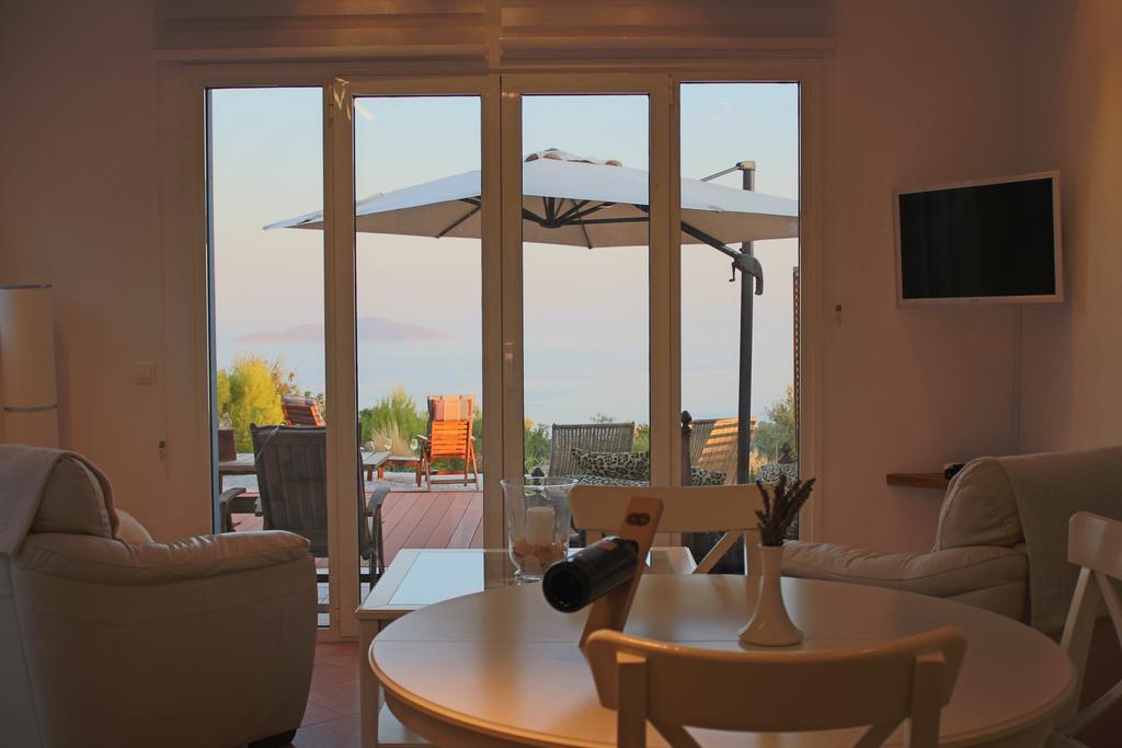 The Infinity 180 Luxury Suites Milia المظهر الخارجي الصورة